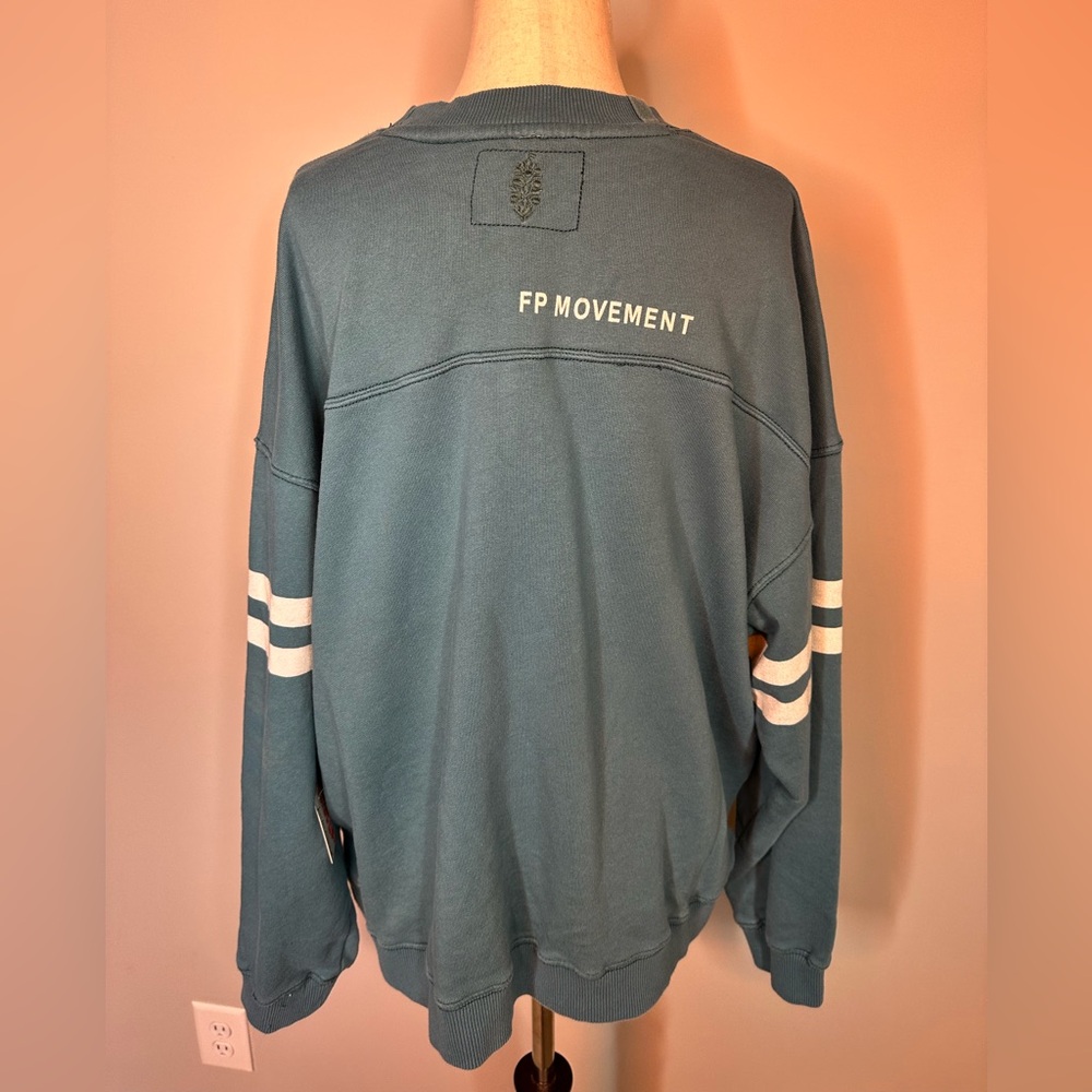 NWT sz S Free People FP Movement All Star Buti Logo Pullover Midnight Jade Combo - Picture 5 of 10